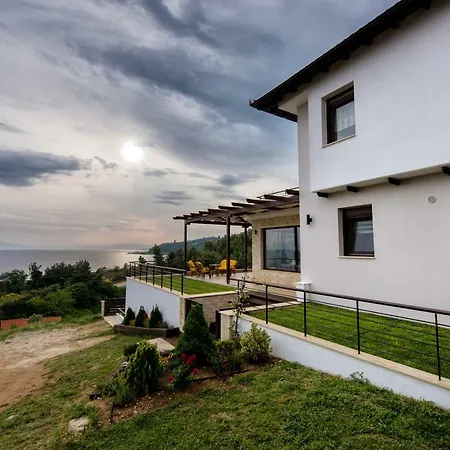 Villa Infinity Blue